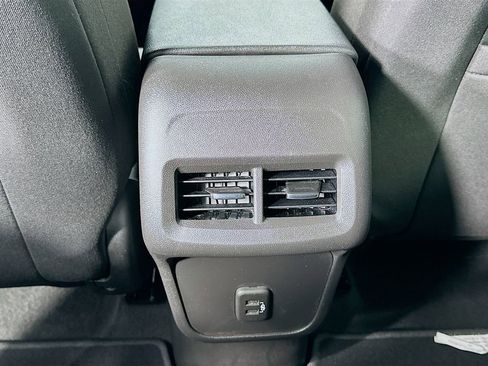 Used 2024 Chevrolet Equinox LS w/ LS Convenience Package image 24