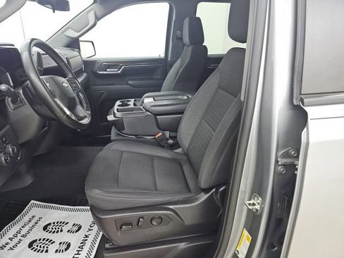 Used 2024 Chevrolet Silverado 1500 LT AWD/4WD image 2