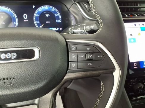 Used 2023 Jeep Grand Cherokee Limited AWD/4WD image 16