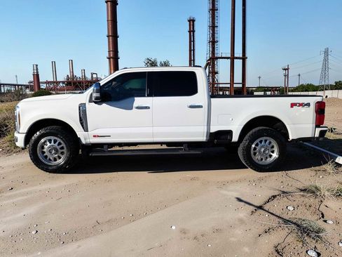 Certified 2024 Ford F250 Platinum AWD/4WD image 3