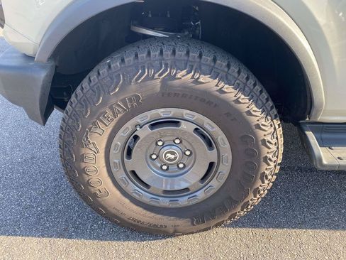 Used 2025 Ford Bronco Outer Banks w/ Sasquatch Package AWD/4WD image 4