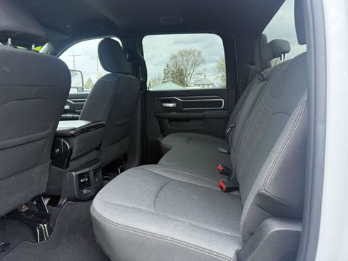 Used 2024 RAM 2500 Big Horn w/ Night Edition AWD/4WD image 10