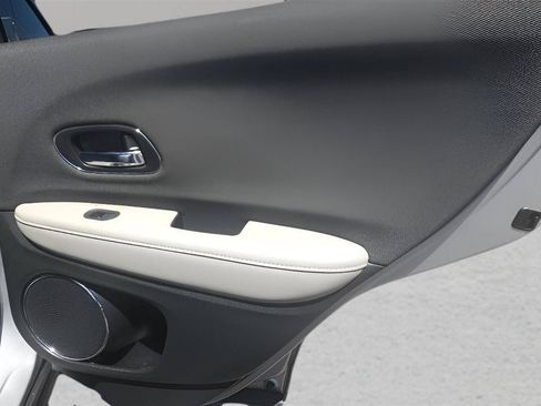 Used 2019 Honda HR-V EX image 26