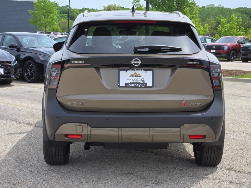 Used 2026 Nissan Kicks SR w/ SR Premium Package AWD/4WD image 12