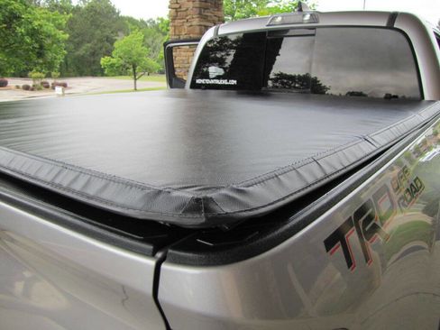 Used 2020 Toyota Tacoma TRD Off-Road RWD image 30