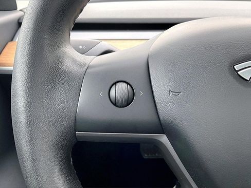 Used 2020 Tesla Model 3 Long Range image 18