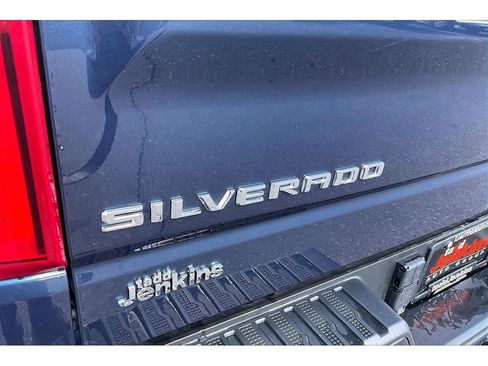 Used 2022 Chevrolet Silverado 1500 High Country w/ Technology Package image 33