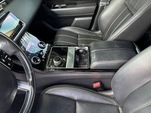 Used 2020 Land Rover Range Rover Velar R-Dynamic S AWD/4WD image 34