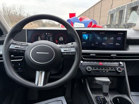 Used 2025 Hyundai Sonata SE image 22