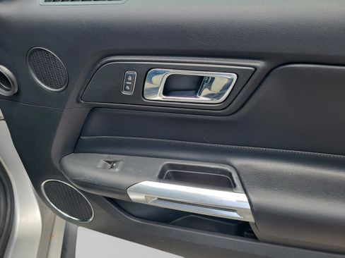 Used 2017 Ford Mustang Premium RWD image 6