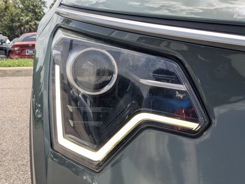 Certified 2023 Kia Niro EX FWD image 11