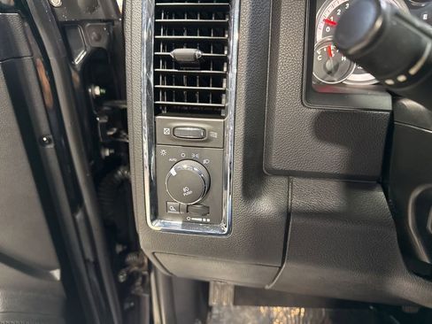 Used 2014 RAM 1500 Laramie AWD/4WD image 18