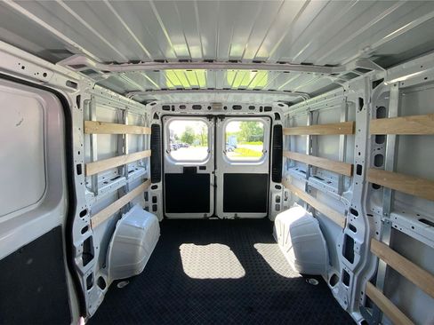 Used 2025 RAM ProMaster 2500 w/ U-Haul Equipment Group FWD image 14