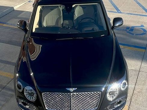 Used 2019 Bentley Bentayga image 12