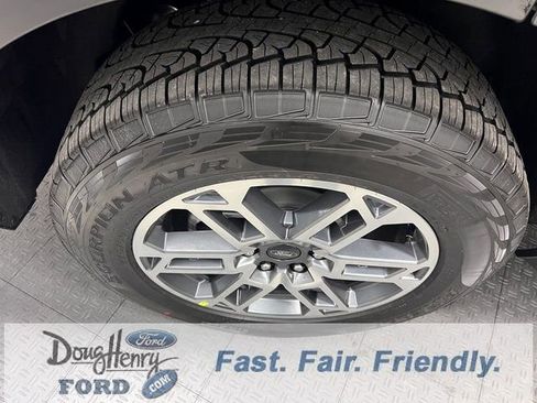 New 2025 Ford Expedition Active image 16