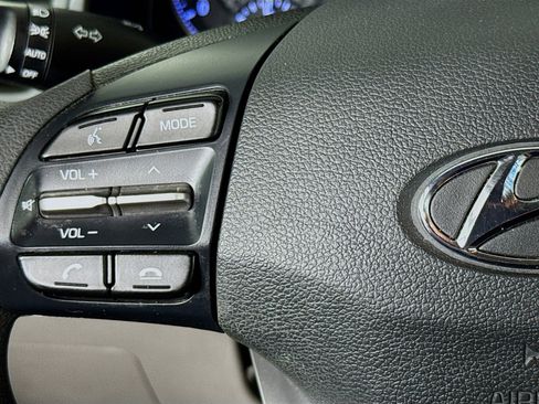 Used 2019 Hyundai Elantra SEL image 13