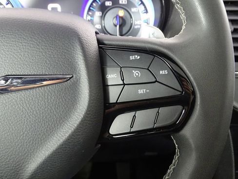 Used 2023 Chrysler 300 S image 27