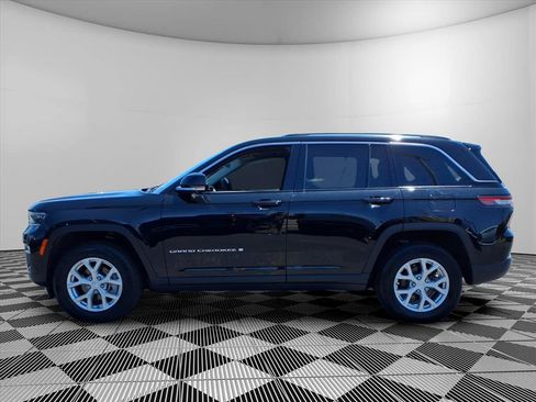 Used 2024 Jeep Grand Cherokee Limited w/ Luxury Tech Group II AWD/4WD image 9