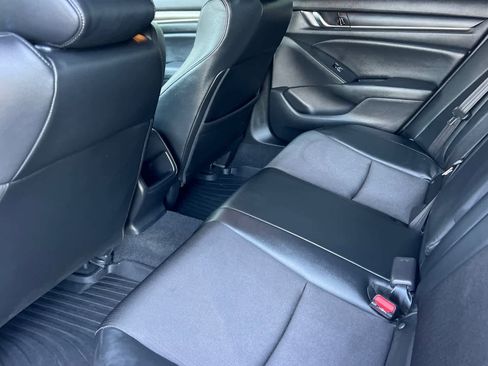 Used 2022 Honda Accord Sport image 4