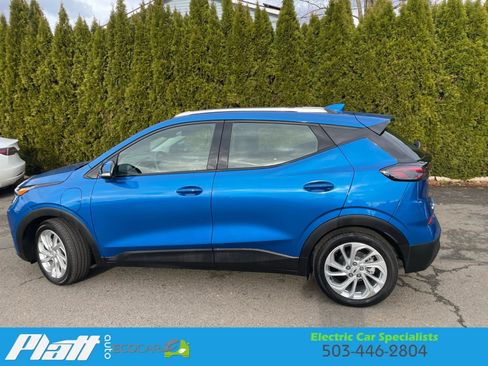 Used 2023 Chevrolet Bolt EUV LT image 5