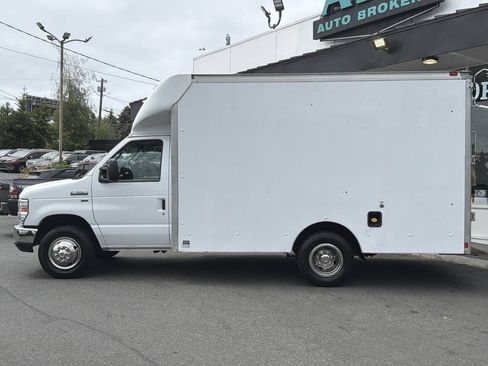 Used 2013 Ford E-350 and Econoline 350 Super Duty RWD image 4