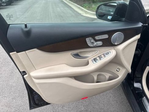Used 2019 Mercedes-Benz GLC 300 4MATIC image 8
