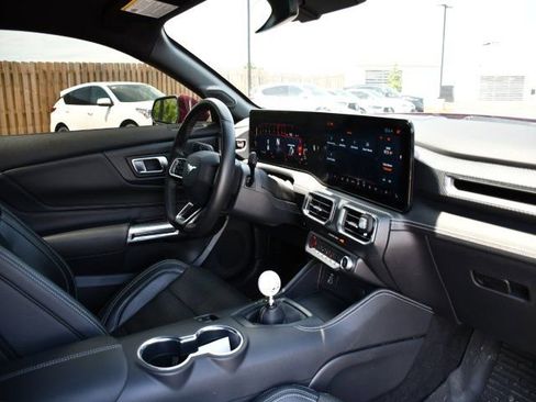 Used 2025 Ford Mustang GT Premium RWD image 35