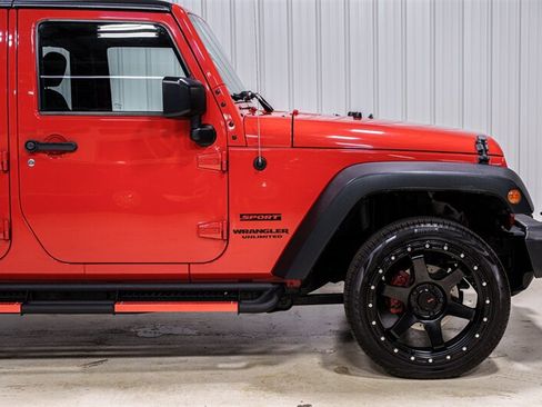 Used 2015 Jeep Wrangler Unlimited Sport w/ Connectivity Group AWD/4WD image 18