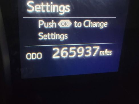 Used 2018 Toyota Camry SE w/ Moonroof Package image 17