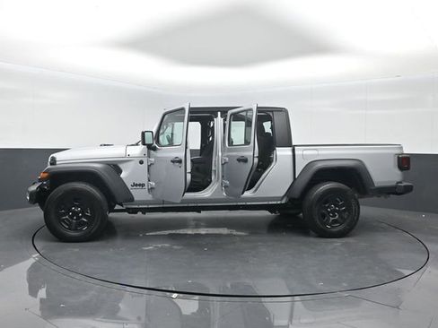 Used 2023 Jeep Gladiator Sport w/ Trailer Tow Package image 28