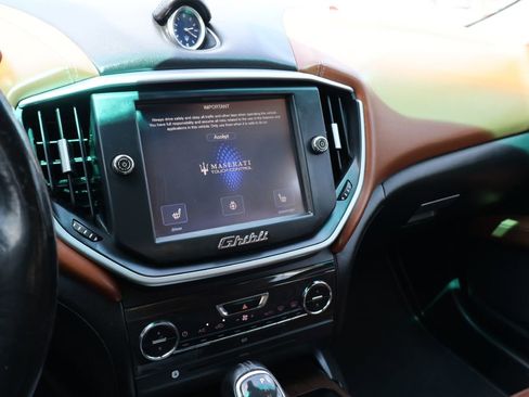 Used 2015 Maserati Ghibli RWD image 14