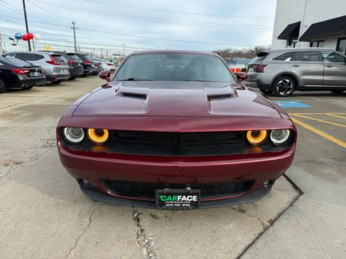 Used 2019 Dodge Challenger SXT w/ Plus Package image 2
