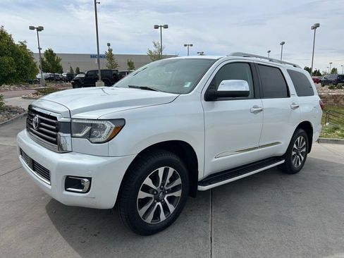Used 2022 Toyota Sequoia Limited AWD/4WD image 4
