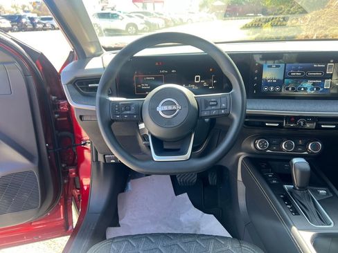 Certified 2025 Nissan Kicks SV AWD/4WD image 15