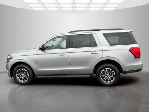 Used 2024 Ford Expedition XLT image 7