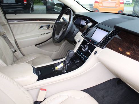 Used 2013 Ford Taurus Limited FWD image 12