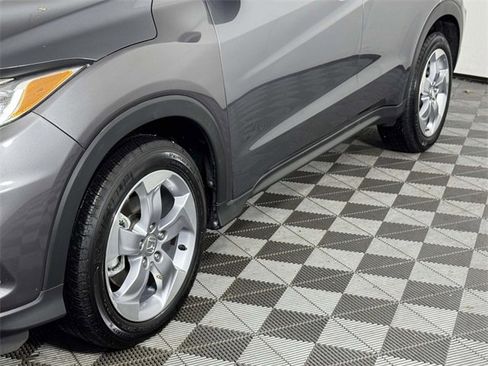 Used 2020 Honda HR-V LX image 13