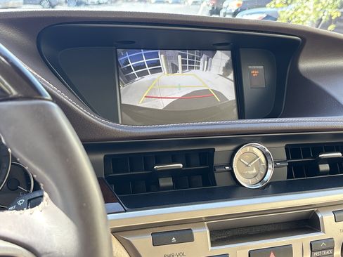Used 2017 Lexus ES 350 w/ Luxury Package FWD image 25