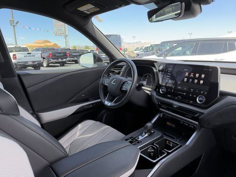 Used 2024 Lexus TX 500h AWD w/ Technology Package image 9