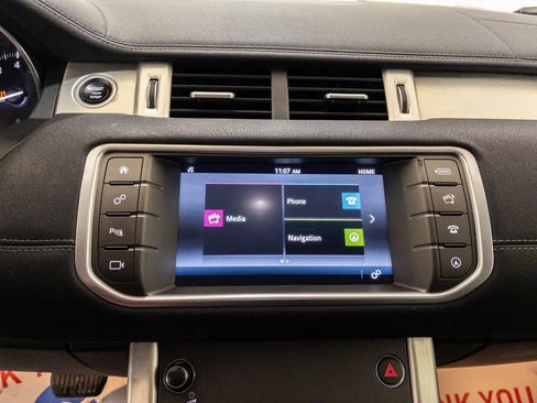 Used 2017 Land Rover Range Rover Evoque SE Premium image 19