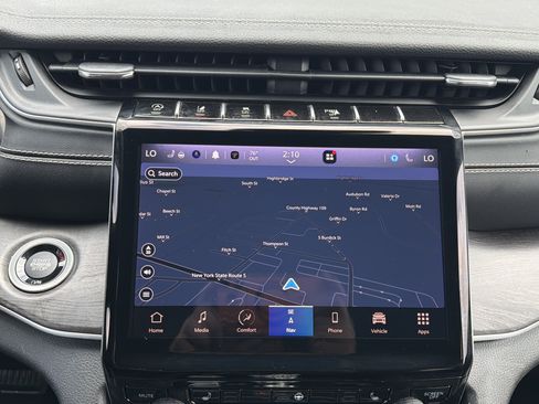 Used 2023 Jeep Grand Cherokee Limited AWD/4WD image 19