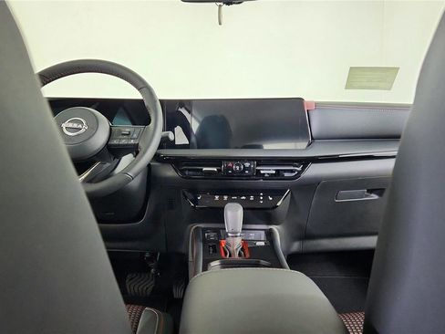 New 2026 Nissan Kicks SR w/ Illumination Package image 19