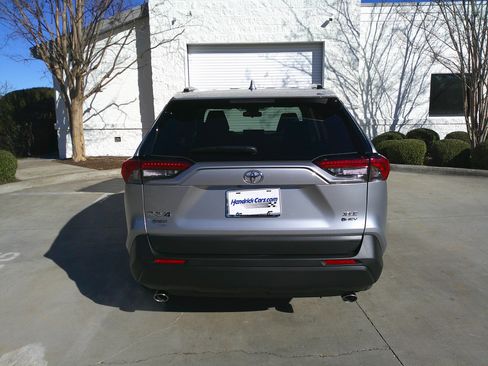 Used 2025 Toyota RAV4 XLE image 14