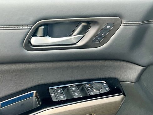 Used 2025 Nissan Pathfinder Platinum w/ Cargo Package image 18