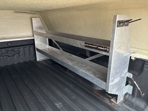 Used 2018 Chevrolet Silverado 1500 LT image 16