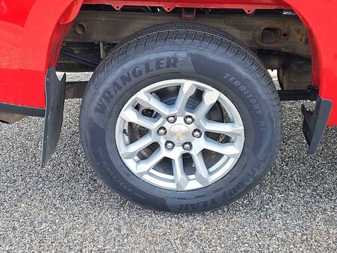 Used 2022 Chevrolet Silverado 1500 LT AWD/4WD image 9