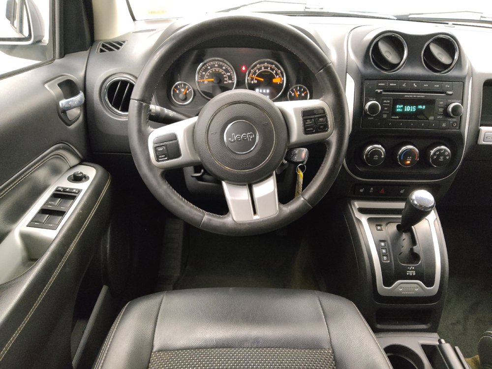 Used 2017 Jeep Compass Latitude AWD/4WD image 22