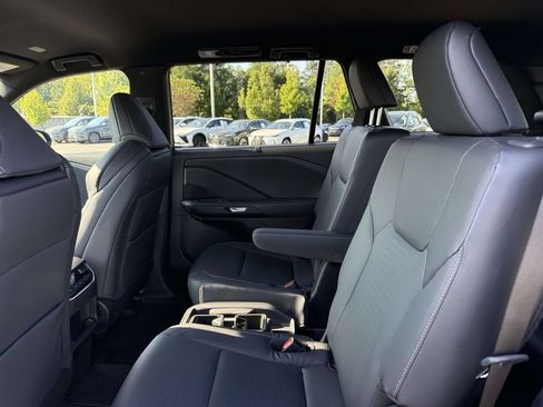Used 2026 Lexus TX 500h AWD w/ Technology Package image 18