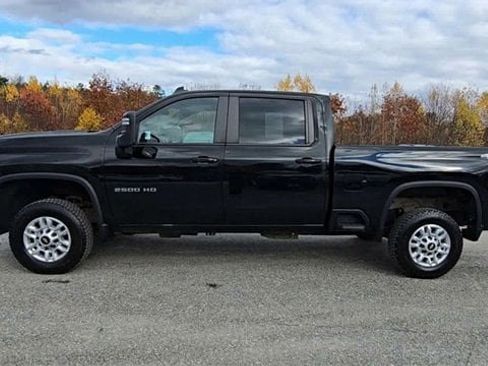 Used 2022 Chevrolet Silverado 2500 LT w/ Snow Plow Prep/Camper Package image 5