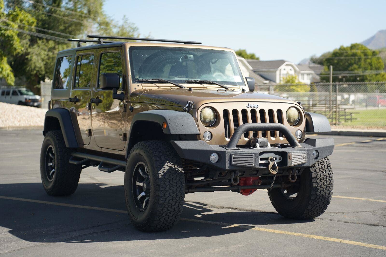 Used 2015 Jeep Wrangler Unlimited Rubicon w/ Connectivity Group AWD/4WD image 7